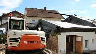 Die ersten Arbeiten haben bereits begonnen. Aktuell wird der Bauschutt abtransportiert.