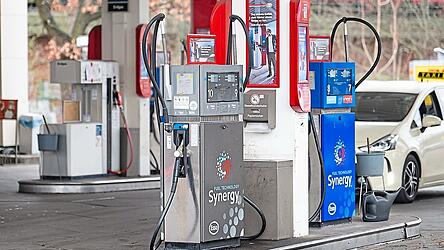 Durch die unterschiedliche Besteuerung der einzelnen EU-Staaten von Kraftstoffen unterscheiden sich die aktuellen Spritpreise teils stark voneinander.