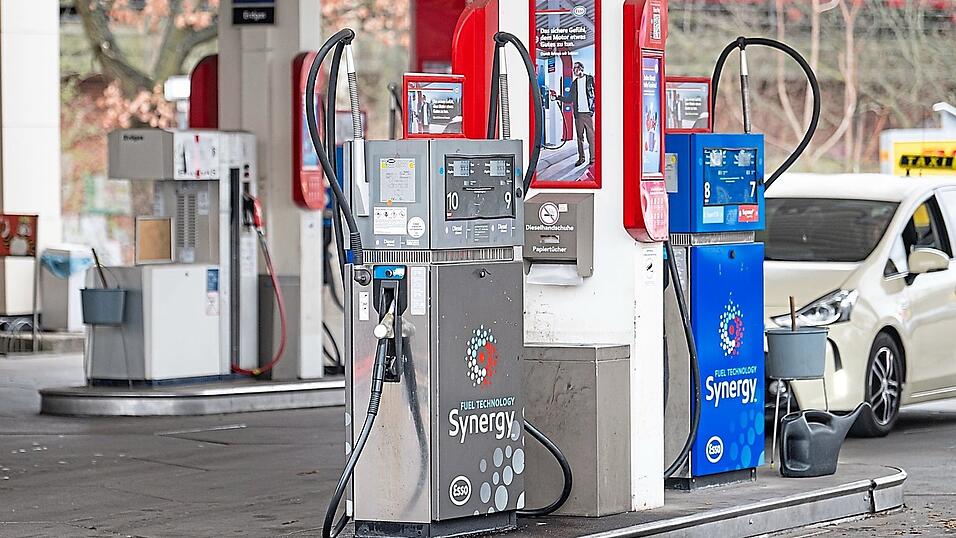 Durch die unterschiedliche Besteuerung der einzelnen EU-Staaten von Kraftstoffen unterscheiden sich die aktuellen Spritpreise teils stark voneinander.