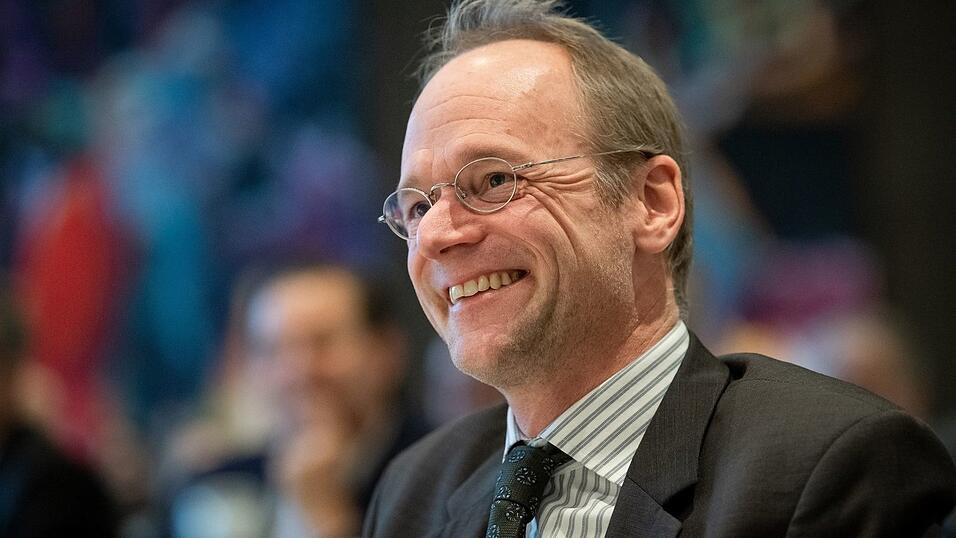 Der Schulpädagoge Klaus Zierer warnt vor zu viel Technik in Schülerhand. (Archivbild) Der Schulpädagoge Klaus Zierer warnt vor zu viel Technik in Schülerhand. (Archivbild)