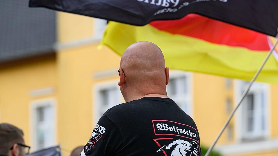 Den gr&ouml;&szlig;ten Zuwachs sieht das Bundesamt f&uuml;r Verfassungsschutz bei den Rechtsextremisten. (Symbolbild)