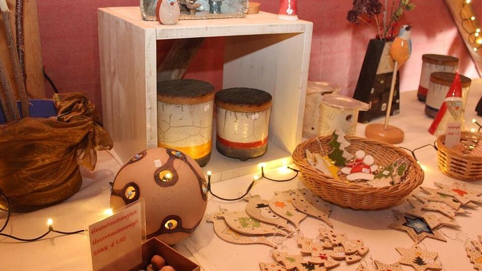 In Landshut lockten am Wochenende der Kunsthandwerkermarkt und die H&uuml;ttengaudi zahlreiche Besucher an.