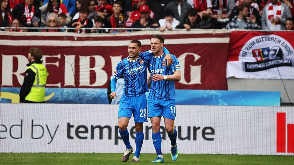 Der eine angeschlagen, der andere fit: Arijon Ibrahimovic und Torj&auml;ger Budu Siwsiwadse (Archivbild)