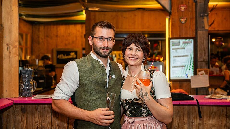 Die Partybilder vom Sonntag, 16. August, aus dem Festzelt Weckmann. Die Partybilder vom Sonntag, 16. August, aus dem Festzelt Weckmann.