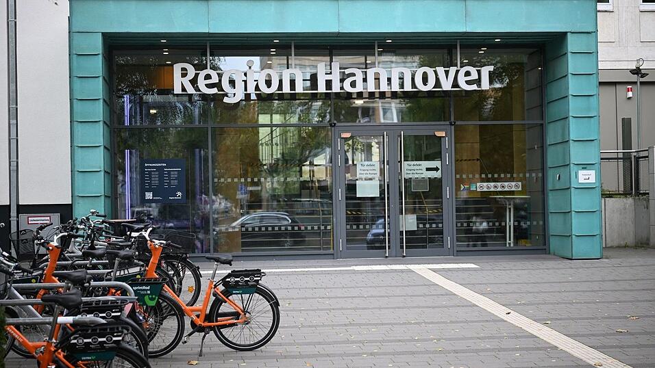 Ermittelt wird von der Staatsanwaltschaft Hannover. Ermittelt wird von der Staatsanwaltschaft Hannover.
