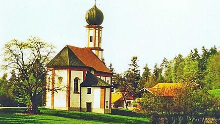 Im Mittelpunkt der neuen Ortsteilchronik steht die Filialkirche St. Johann bei der 'Alten'.