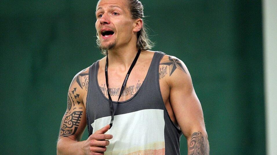 Tigers-St&uuml;rmer Ren&eacute; R&ouml;thke arbeitet in der eishockeyfreien Zeit als Fitnesstrainer. (Foto: Fabian Ro&szlig;mann)