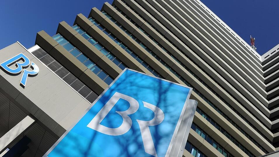 Das Bundesverwaltungsgericht hat den Rundfunkbeitrag für verfassungsgemäß erklärt. Die Leipziger Richter wiesen am Freitag Klagen gegen den Bayerischen Rundfunk (BR) und den Westdeutschen Rundfunk (WDR) ab. (Symbolbild) Das Bundesverwaltungsgericht hat den Rundfunkbeitrag für verfassungsgemäß erklärt. Die Leipziger Richter wiesen am Freitag Klagen gegen den Bayerischen Rundfunk (BR) und den Westdeutschen Rundfunk (WDR) ab. (Symbolbild)