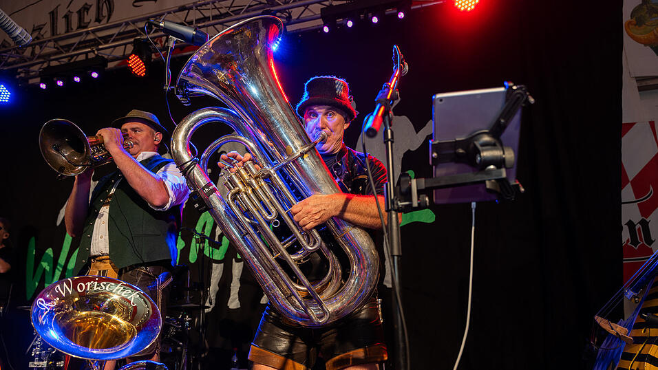 Die Partybilder vom Freitag, 11. August 2023, aus dem Festzelt Greindl. Die Partybilder vom Freitag, 11. August 2023, aus dem Festzelt Greindl.