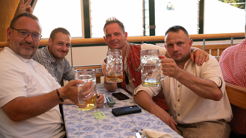 Die Partybilder vom Samstag, 9. August, aus dem Festzelt Nothaft. Die Partybilder vom Samstag, 9. August, aus dem Festzelt Nothaft.