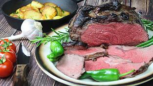 Ribeye kann man nicht nur als Steak grillen, sondern auch im ganzen Stück. Wie das geht, das zeigt Anja Auer im heutigen Teil unserer wöchentlichen Serie 'So kocht die Region'.