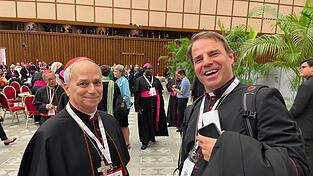 Der Passauer Bischof Stefan Oster lernte den neuen Papst Robert Francis Prevost bei der letzten Bischofssynode kennen. Ein kluger und besonnener Mann, so sein Urteil. 