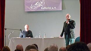 Hartmut Heder vom Kulturini e. V. begrüßte und moderierte durch den literarischen Abend.