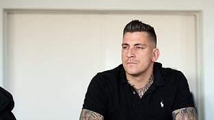 Gzuz, der eigentlich Kristoffer Jonas Klauß heißt, lebt mit seiner Frau und drei Kindern in Halstenbek (Archivbild).