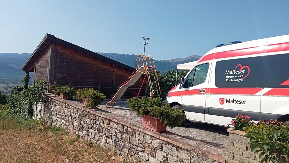 Das ist der Malteser-Herzenswunsch-Krankenwagen. Das ist der Malteser-Herzenswunsch-Krankenwagen.