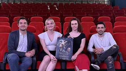 Kinobetreiber Sebastian Wittmann, seine Assistentin Sophia Lasser, Co-Regisseurin Marian Hoeft und Regisseur Enrico Saller (von links) freuen sich schon auf die Premiere Mitte September.