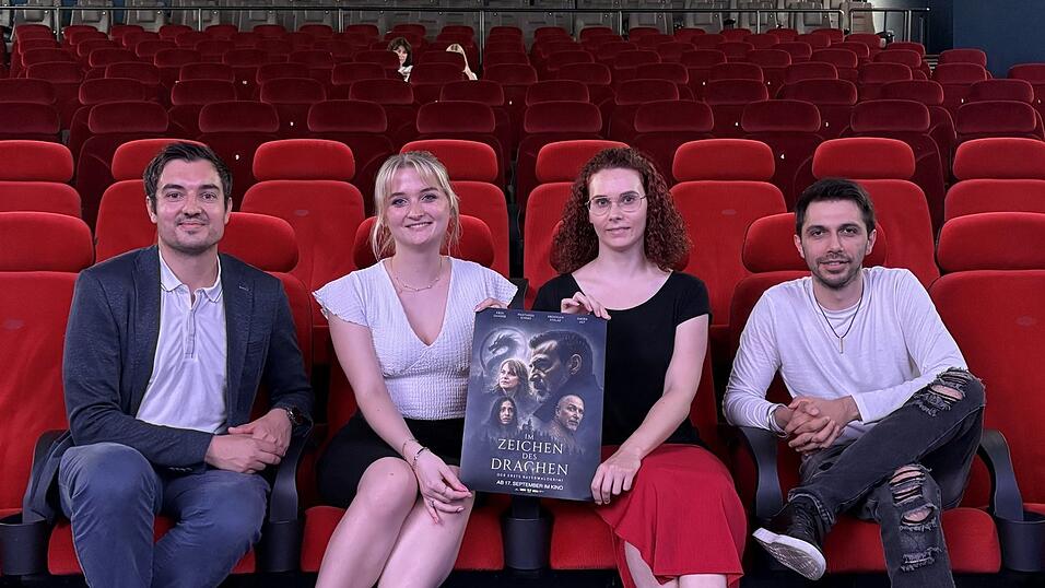Kinobetreiber Sebastian Wittmann, seine Assistentin Sophia Lasser, Co-Regisseurin Marian Hoeft und Regisseur Enrico Saller (von links) freuen sich schon auf die Premiere Mitte September. Kinobetreiber Sebastian Wittmann, seine Assistentin Sophia Lasser, Co-Regisseurin Marian Hoeft und Regisseur Enrico Saller (von links) freuen sich schon auf die Premiere Mitte September.