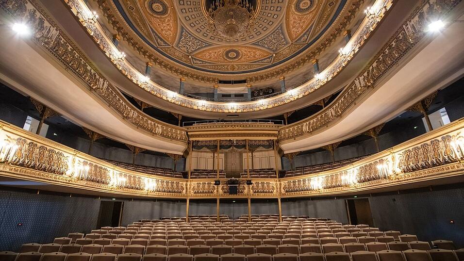 Blick in das Innere des Landestheaters Coburg - es muss dringend saniert werden. (Archivbild) Blick in das Innere des Landestheaters Coburg - es muss dringend saniert werden. (Archivbild)