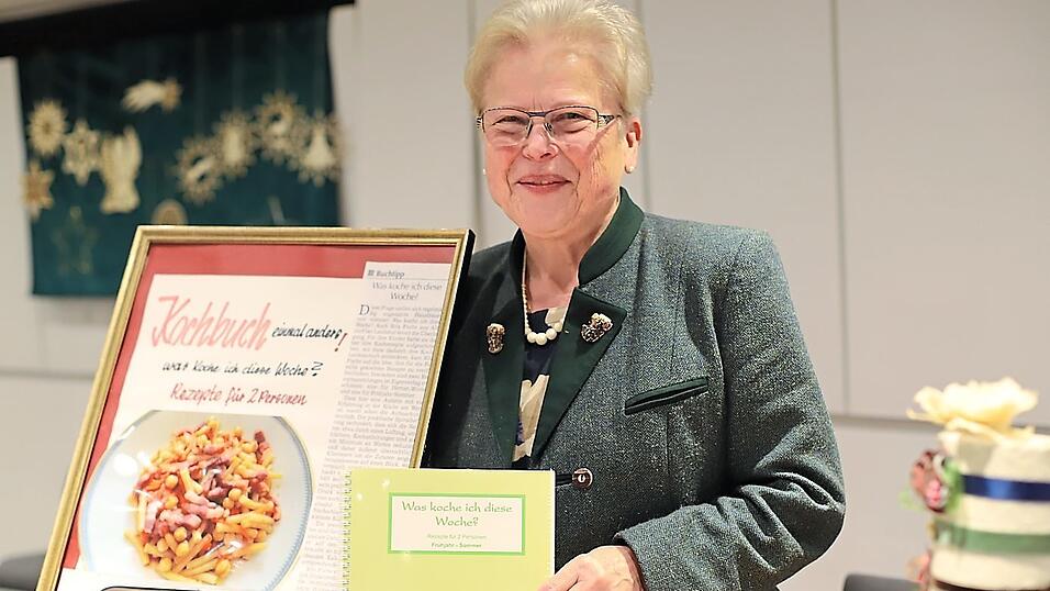 Auch selbstgeschriebene Kochbücher wurden angeboten. Auch selbstgeschriebene Kochbücher wurden angeboten.