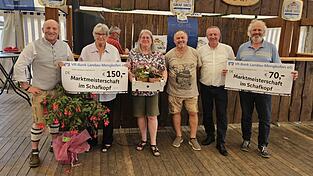 Die Gewinner bei der Wallersdorfer Marktmeisterschaft im Schaftkopf. Die Gewinner bei der Wallersdorfer Marktmeisterschaft im Schaftkopf.