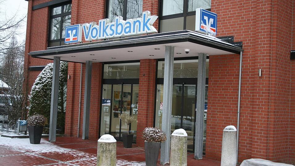 In Stuhr nahe Bremen sind etliche Schlie&szlig;f&auml;cher einer Bank aufgebrochen worden.