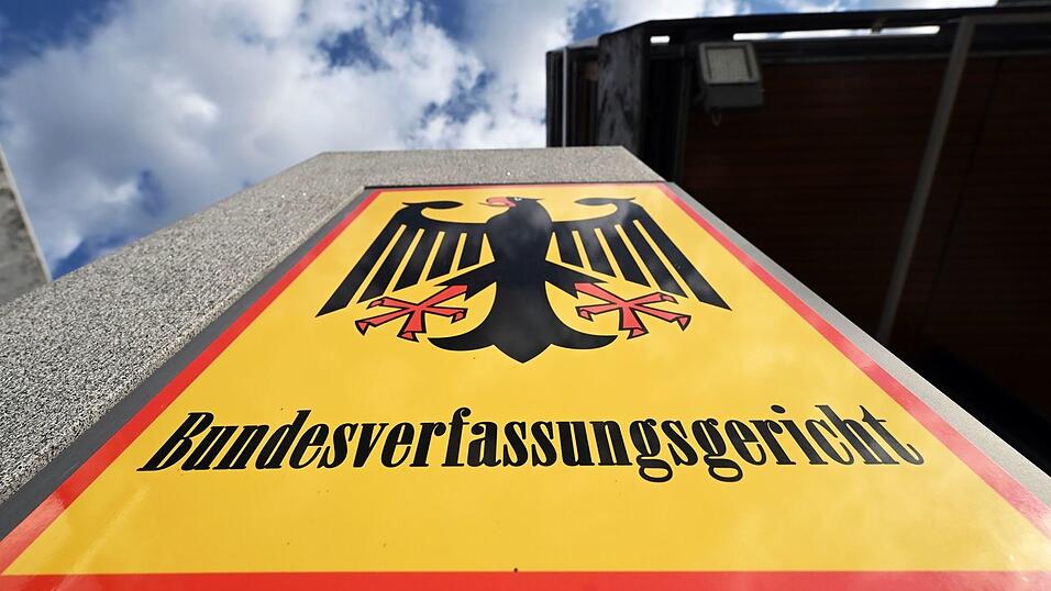 Das Bundesverfassungsgericht pr&uuml;ft auf Antrag, ob bestimmte Regelungen mit dem Grundgesetz vereinbar sind. (Archivbild)