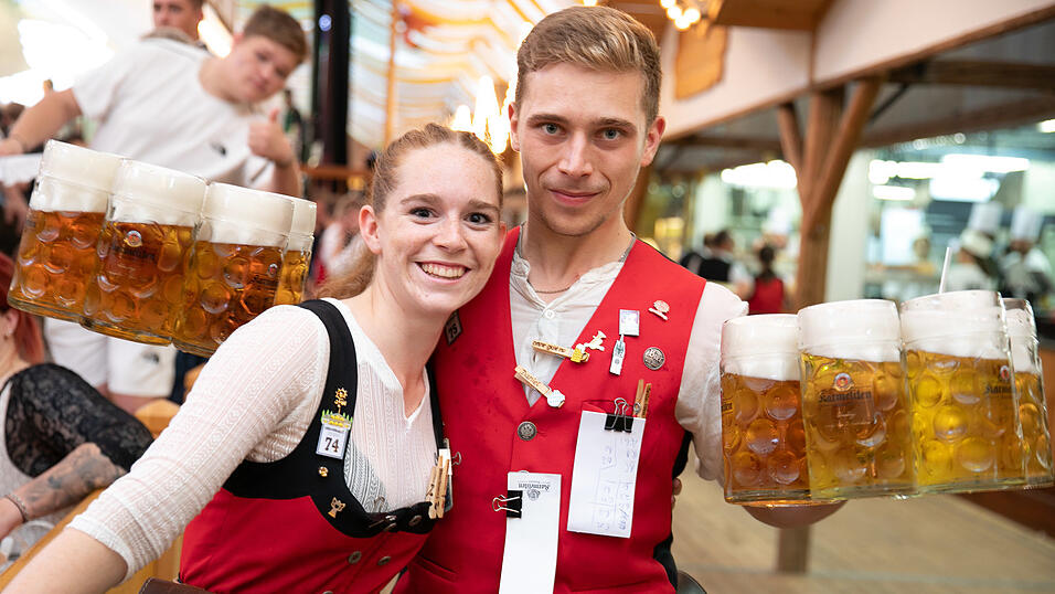 Die Partybilder vom Freitag, 15. August, aus dem Festzelt Nothaft. Die Partybilder vom Freitag, 15. August, aus dem Festzelt Nothaft.