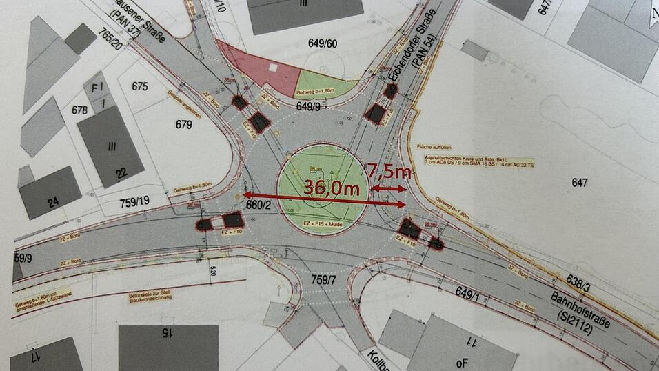 Selten hat ein Thema die Arnstorfer Bürger so bewegt wie der geplante Kreisverkehr an der Bahnhofstraße. Selten hat ein Thema die Arnstorfer Bürger so bewegt wie der geplante Kreisverkehr an der Bahnhofstraße.