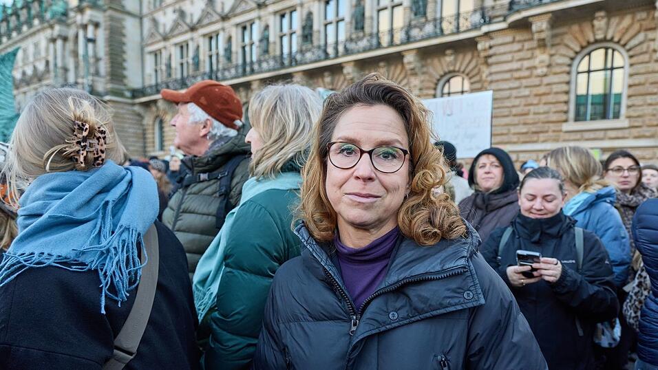 Auch die Hamburger Bürgerschaftspräsidentin Carola Veit war gekommen. Auch die Hamburger Bürgerschaftspräsidentin Carola Veit war gekommen.