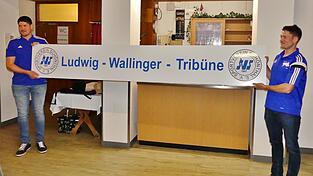 Die Tribüne am Schulsportplatz heißt künftig Ludwig-Wallinger-Tribüne, eine Hommage an den langjährigen Vorsitzenden.