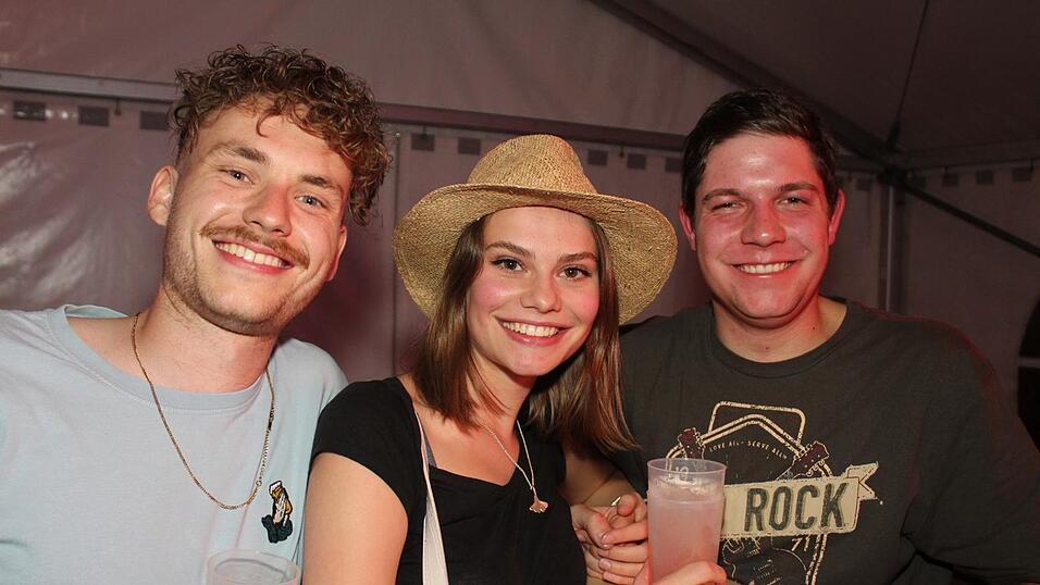 Zur Musik von Headless wurde ausgelassen gefeiert.