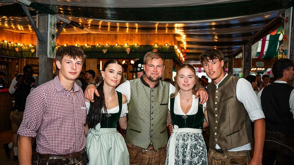 Die Partybilder vom Samstag, 15. August, aus dem Festzelt Weckmann. Die Partybilder vom Samstag, 15. August, aus dem Festzelt Weckmann.