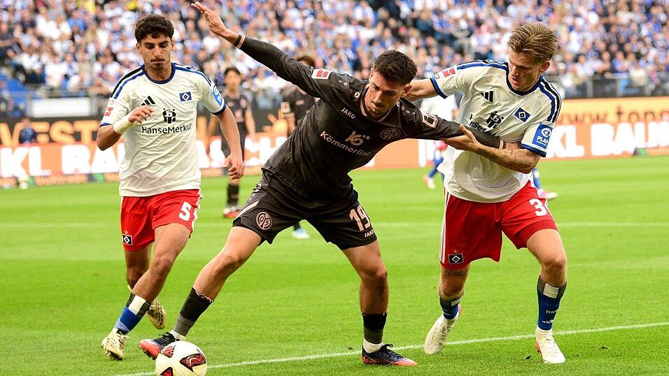 Die HSV-Spieler hatten meist das Nachsehen gegen die Mainzer Gäste. Die HSV-Spieler hatten meist das Nachsehen gegen die Mainzer Gäste.