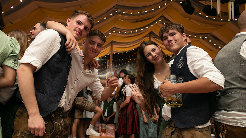 Die Partybilder vom Freitag, 15. August, aus dem Festzelt Reisinger. Die Partybilder vom Freitag, 15. August, aus dem Festzelt Reisinger.