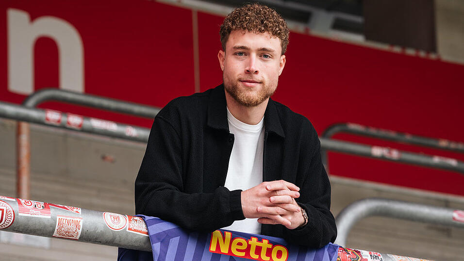 Der 21-jährige Hannes Hermann verstärkt in der kommenden Saison das Torwart-Team des SSV Jahn Regensburg. Der 21-jährige Hannes Hermann verstärkt in der kommenden Saison das Torwart-Team des SSV Jahn Regensburg.