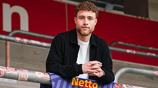 Der 21-jährige Hannes Hermann verstärkt in der kommenden Saison das Torwart-Team des SSV Jahn Regensburg. Der 21-jährige Hannes Hermann verstärkt in der kommenden Saison das Torwart-Team des SSV Jahn Regensburg.