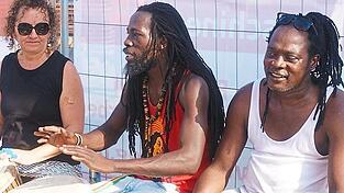 Bobley Ibrahima (M.), vor allem bekannt als Bob Ley, ist ein begnadeter Musiker und Trommler.