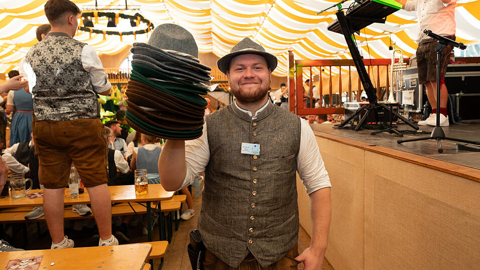 Die Partybilder vom Montag, 12. August 2024, aus dem Festzelt Nothaft. Die Partybilder vom Montag, 12. August 2024, aus dem Festzelt Nothaft.