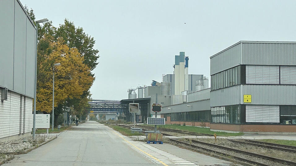 Seit Ende 2023 wird auf dem Gelände der ehemaligen Papierfabrik UPM in Plattling nicht mehr produziert. Seit Ende 2023 wird auf dem Gelände der ehemaligen Papierfabrik UPM in Plattling nicht mehr produziert.