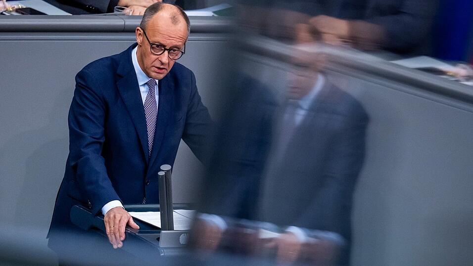 Bundeskanzler Friedrich Merz (CDU) forderte in seiner Erklärung unter anderem einen Ausbau der Europäischen Verteidigungsagentur. Bundeskanzler Friedrich Merz (CDU) forderte in seiner Erklärung unter anderem einen Ausbau der Europäischen Verteidigungsagentur.