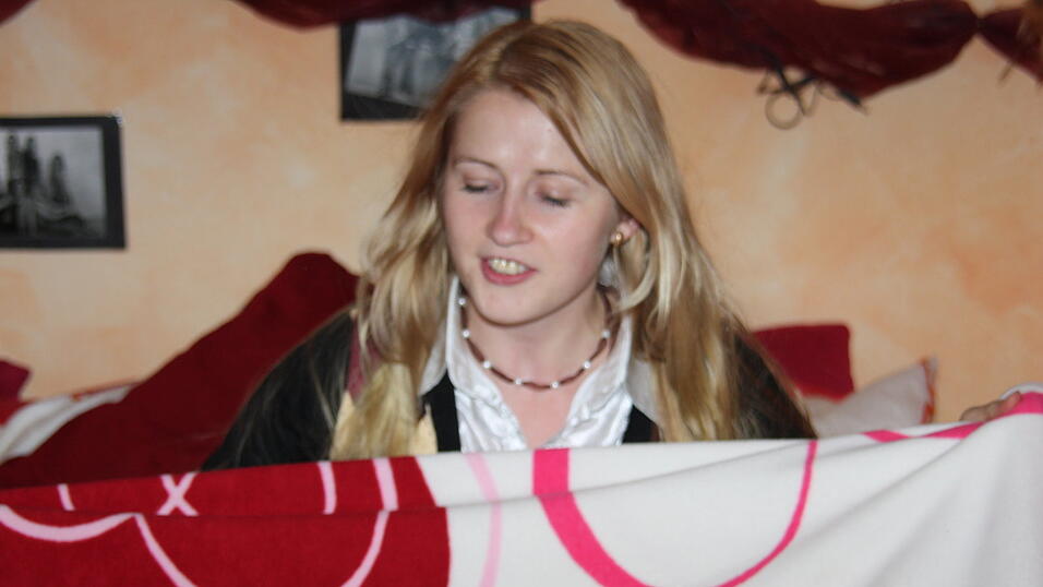 Inga bei der absolut jugendfreien 'Bettszene'. (Foto: Pfeffer)