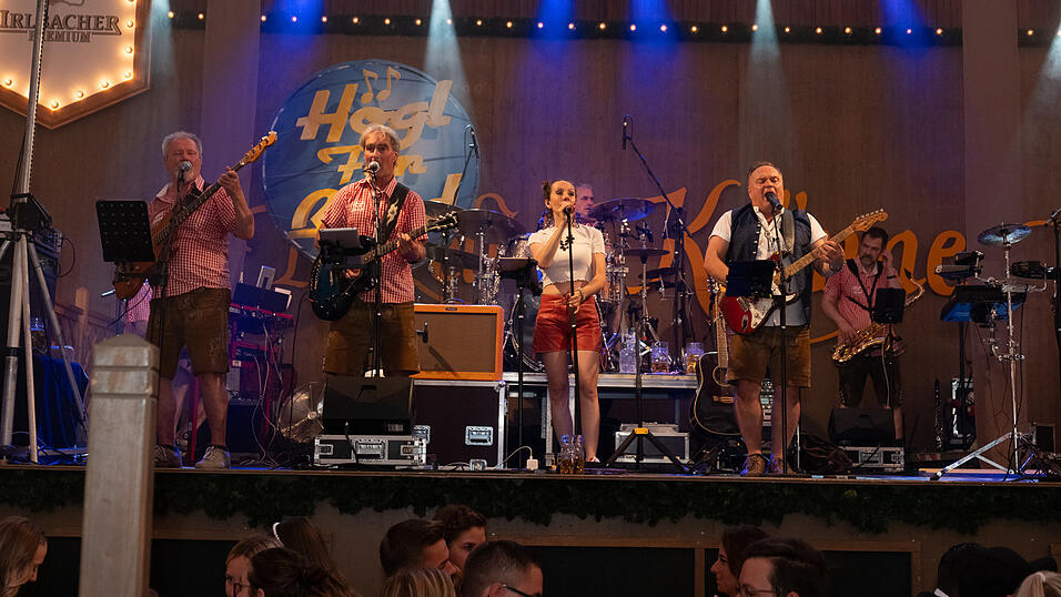 Die Partybilder vom Montag, 14. August 2023, aus dem Festzelt Krönner. Die Partybilder vom Montag, 14. August 2023, aus dem Festzelt Krönner.