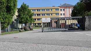 Wenig Platz, aber viel vor: Bei der Landauer Außenstelle der Hans-Glas-Schule besteht dringender Handlungsbedarf. Wenig Platz, aber viel vor: Bei der Landauer Außenstelle der Hans-Glas-Schule besteht dringender Handlungsbedarf.