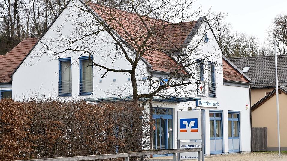 Am Sonntag, 2. Januar, ist in die Filiale der VR-Bank in Buch am Erlbach (Kreis Landshut) eingebrochen worden. Am Sonntag, 2. Januar, ist in die Filiale der VR-Bank in Buch am Erlbach (Kreis Landshut) eingebrochen worden.