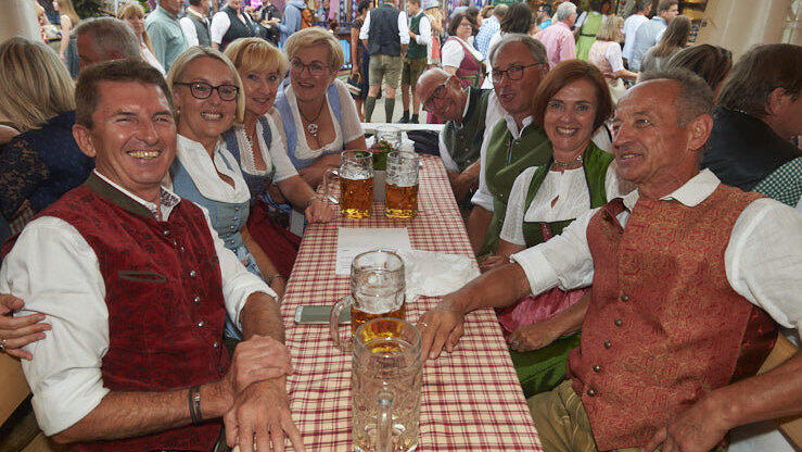 Die Partybilder vom Freitag, 12. August 2022, aus dem Festzelt Lechner.