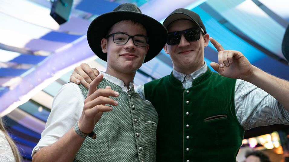 Die Partybilder vom Sonntag, 17. August, aus dem Festzelt Wenisch. Die Partybilder vom Sonntag, 17. August, aus dem Festzelt Wenisch.