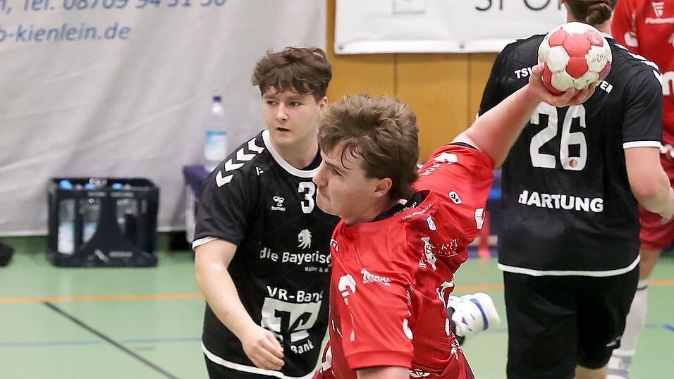 Hart im Nehmen: Landshuts Andreas Kagerer zog sich in der Vorwoche gegen Rothenburg eine Kopfwunde zu, ließ diese in der Kabine klammern und biss fortan auf die Zähne. Nach dem Spiel wurde er im Krankenhaus genäht. Gegen Nürnberg ist sein Einsatz fraglich.