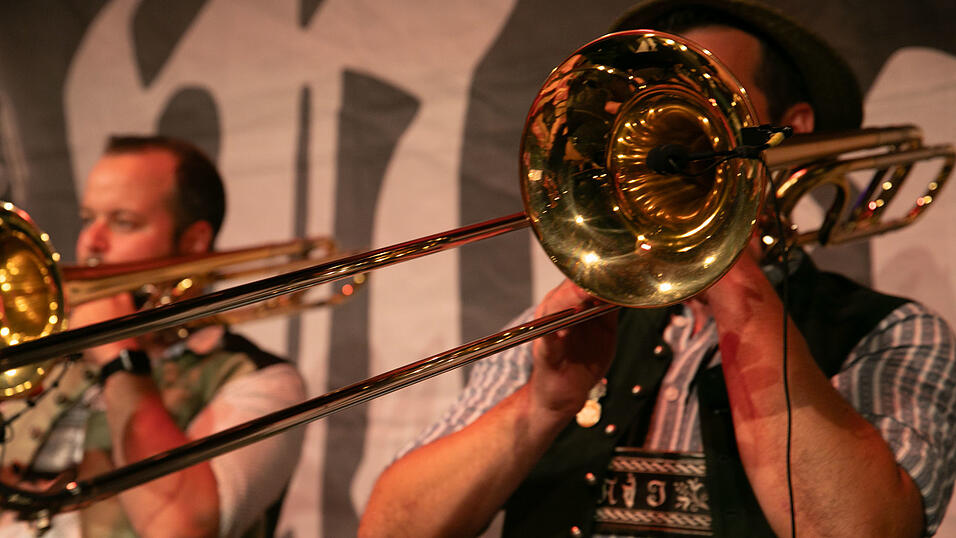 Echte Blasmusikfans lie&szlig;en sich auch den zweiten Auftritt in Folge am Dienstagabend nicht entgehen.