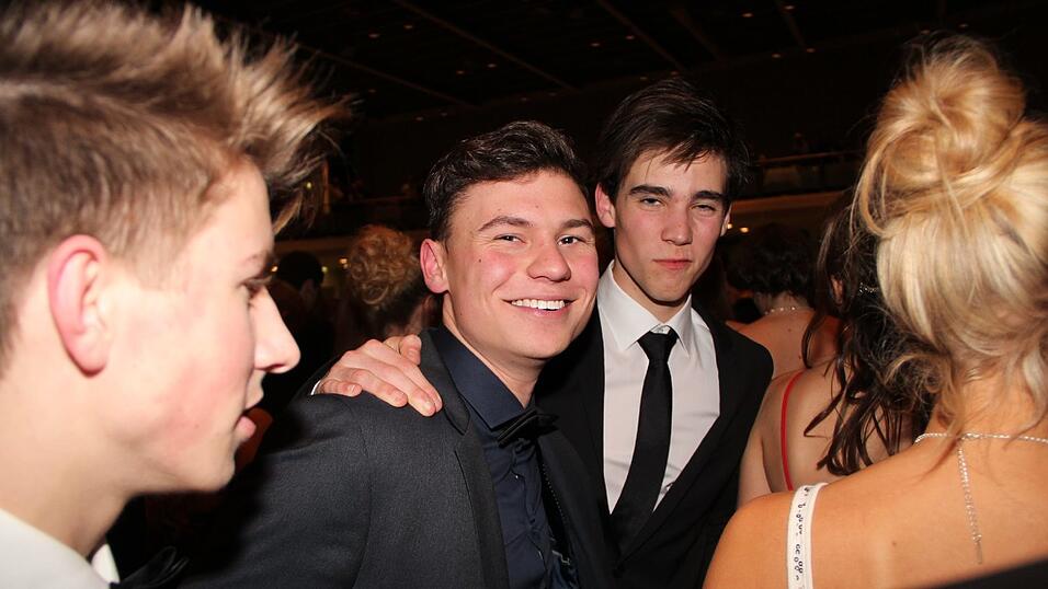 Die Bilder vom Abschlussball der Tanzschule Seidel in der Fraunhofer-Halle am 28. November. Die Bilder vom Abschlussball der Tanzschule Seidel in der Fraunhofer-Halle am 28. November.