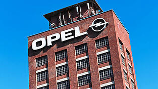 Nach 18 Jahren in den roten Zahlen ist Opel wieder profitabel. Nach 18 Jahren in den roten Zahlen ist Opel wieder profitabel.